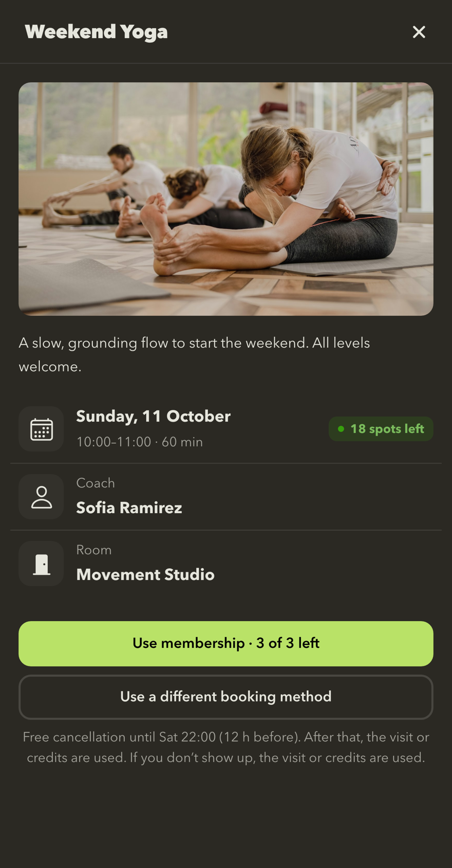 Event details with date, coach, room, free spots, booking buttons and the cancellation rule